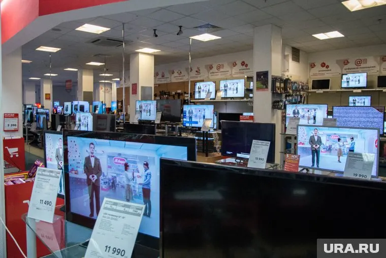 В группе «М.Видео-Эльдорадо» пояснили, что сокращение количества складов помогает уменьшать затраты компании