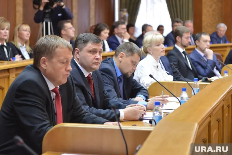 Констатин Куркин (первый слева) и Игорь Егоров (второй слева) возглавят списки КПРФ