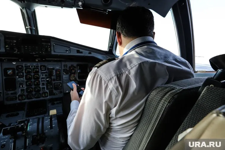 Командира воздушного судна принимает все решения на свой страх и риск