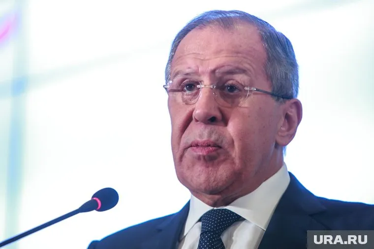 Смена власти на Украине не в интересах России, заявил Сергей Лавров