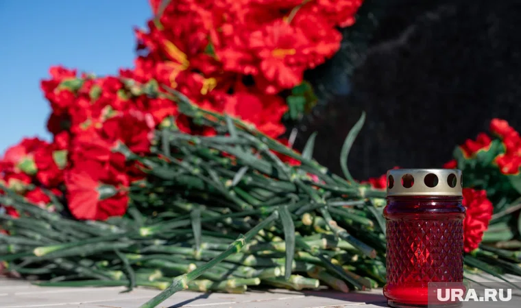 В Урае сегодня проводят в последний путь лучшего Деда Мороза России