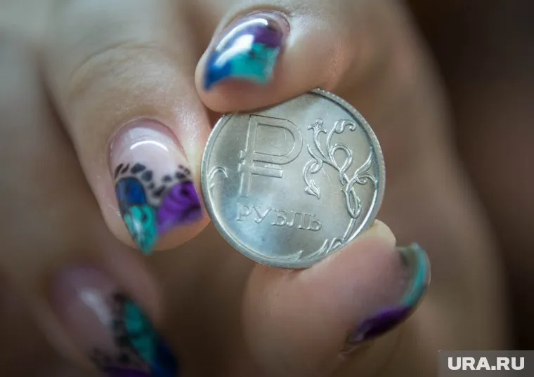 Упасть национальная валюта может до показателей в 73 рубля за доллар