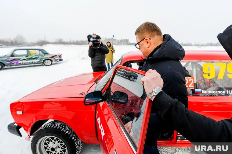 Алексей Текслер опробовал подготовленную для гонок вазовскую «четверку»