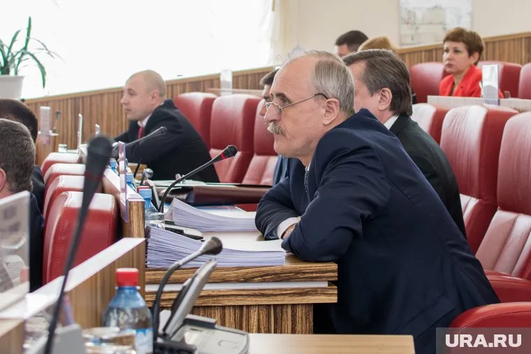 Депутат Валерий Степанченко единственный выступил против поправок в основной закон