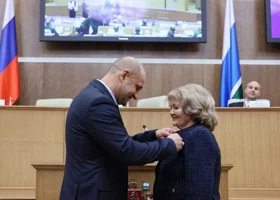 Спикеру свердловского заксобрания Бабушкиной вручили награду от Путина