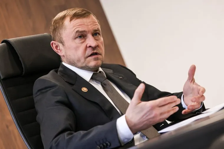 Александр Калинин во время интервью. Москва