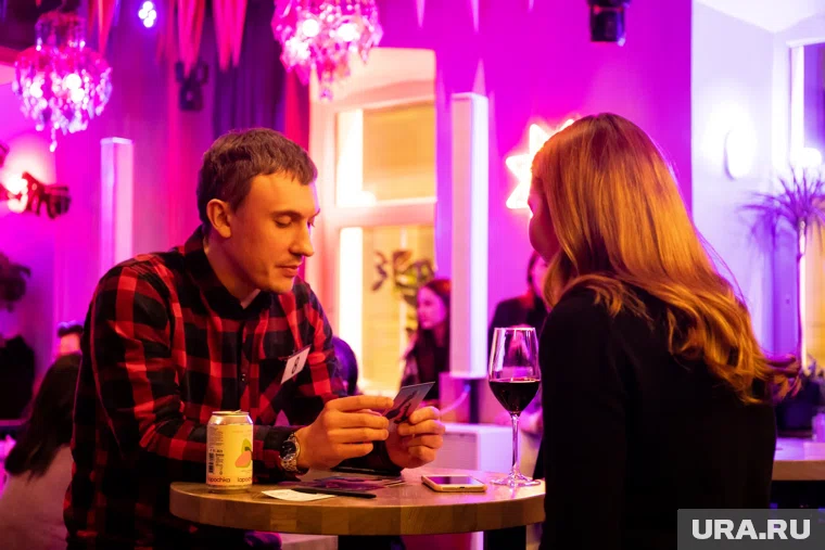 Само слово «свидание» у пользователей дейтинг-приложений постепенно исчезает из обихода