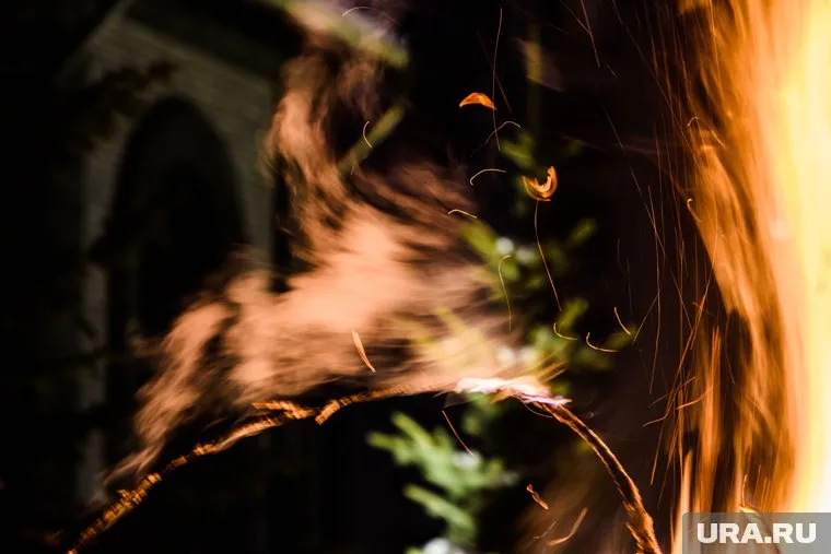 По последним данным, огнем охвачено 2,3 миллиона гектаров леса в Сибири