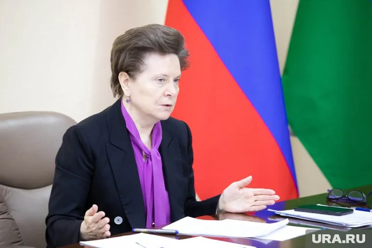 Комарова извинилась за то, что спортивный комплекс в Междуреченском так и не передали жителям