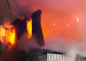 Автосервис в Совхозном сгорел дотла