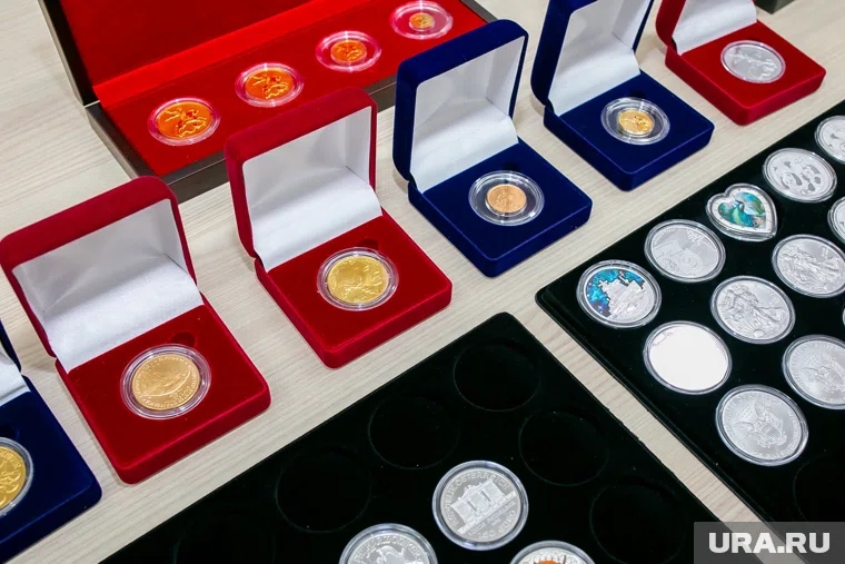 Цена на золото превысила психологическую отметку — 10 тысяч рублей за грамм