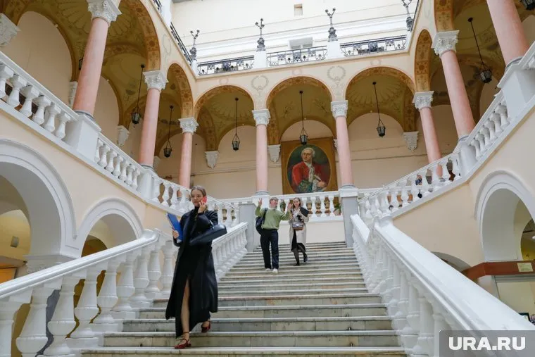 Аспирант Рогозин выступил с диссертацией на тему педагогики и молодежно-патриотического воспитания в МГУ