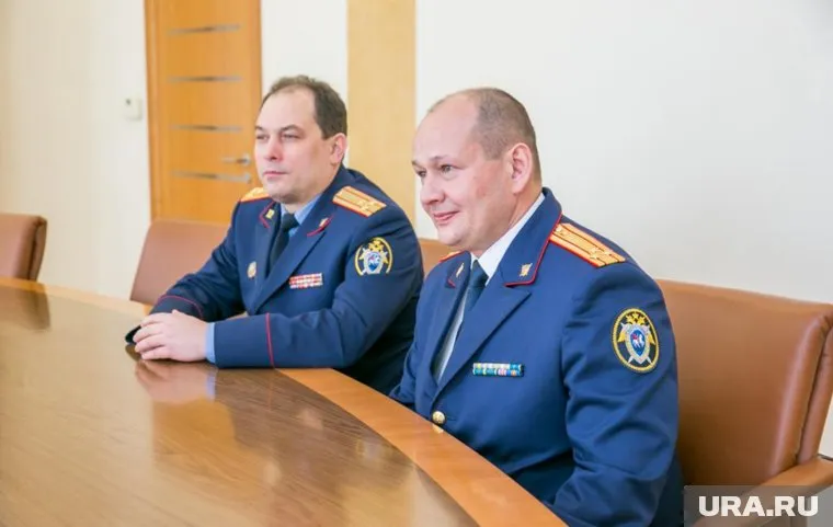 Анвару Ахметзянову (справа) предстоит достойно отреагировать на первый политический вызов на новой должности