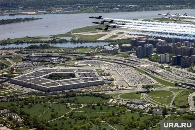 Пентагон направит авианосец в Средиземное море из-за войны между Палестиной и Израилем