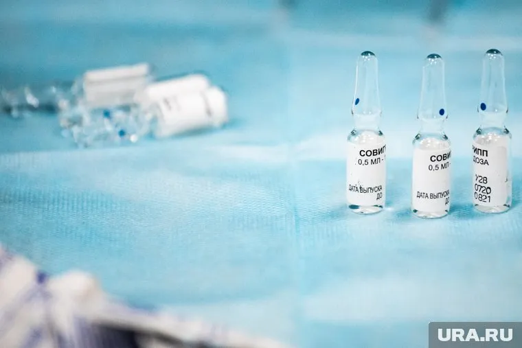 Центр имени Гамалеи готов завершить испытания вакцины «Спутник V», если такое решение согласует Минздрав