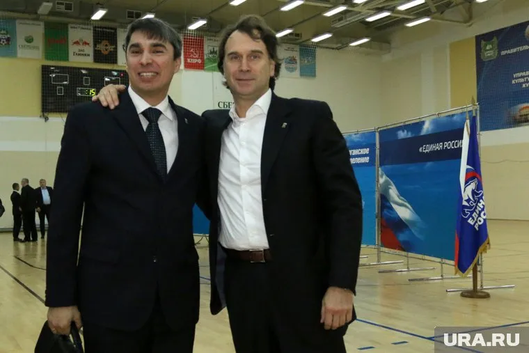 Сенатора Сергея Лисовского (справа) сменил вице-спикер областной Думы Евгений Кафеев