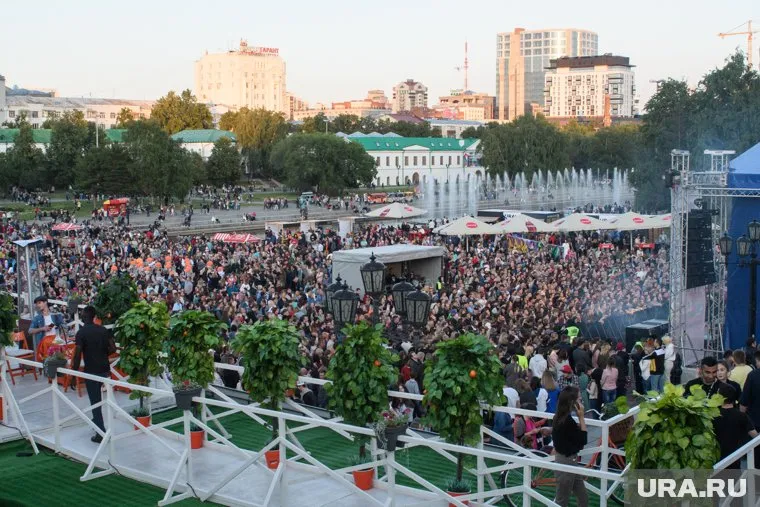 Ошибка в названии альбома Кузьмина «Мне одиноко детка» была допущена специально