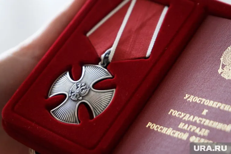 Орден Мужества вручили маме погибшего военного