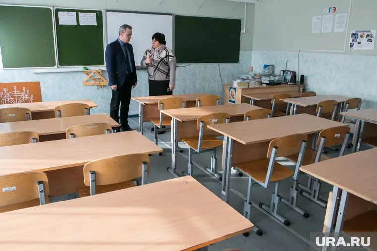 Стрелявшие школьницы вернулись за свои парты