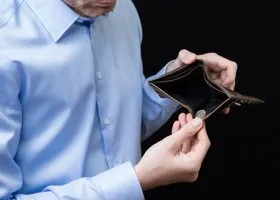 Экс-владельцы «Макфы» продолжат получать лишь прожиточный минимум