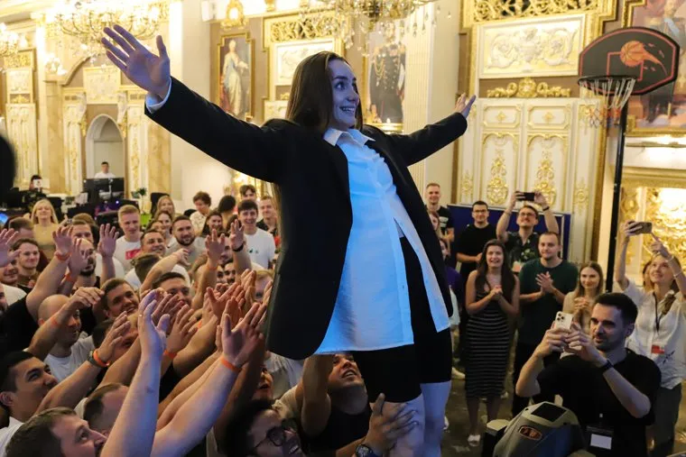 Финалисты конкурса красоты в Сима-ленде. Екатеринбург