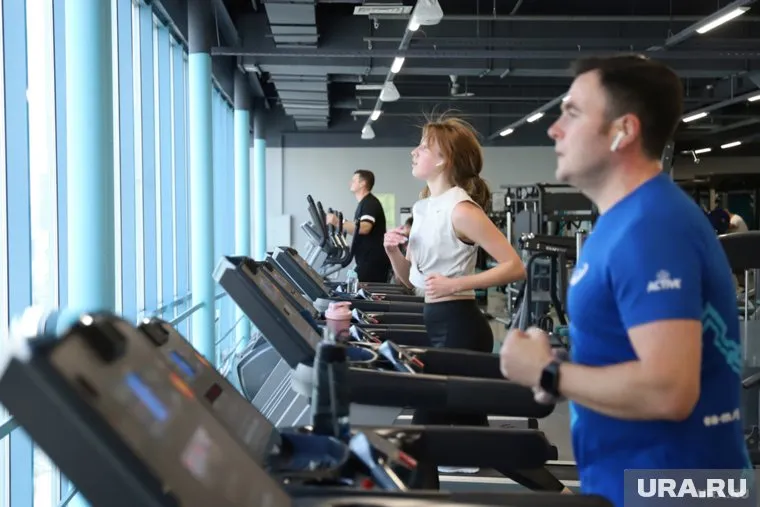 Частные спортивные организации заявляют, что поток клиентов уже снизился на 50%