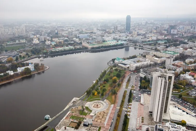 Екатеринбург с башни "Исеть", городской пруд, екатеринбург