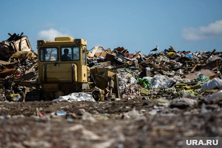 Единственный мусорный полигон Екатеринбурга переполнен, но строительство нового едва не сорвалось