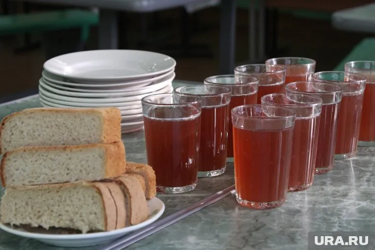 Не все школьники могут позволить себе полноценный обед