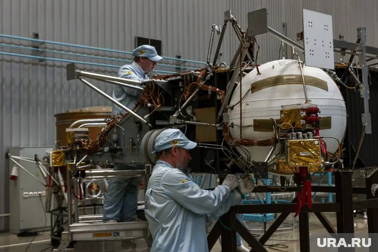 Российский спутник будет из космоса следить за военными объектами на Украине