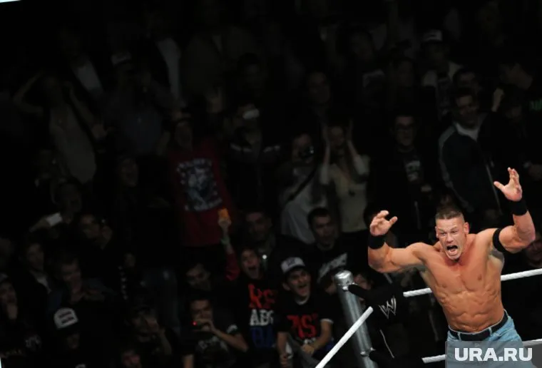 Бывший рестлер Джон Сина вышел вручать премию «Оскар» за лучшие костюмы