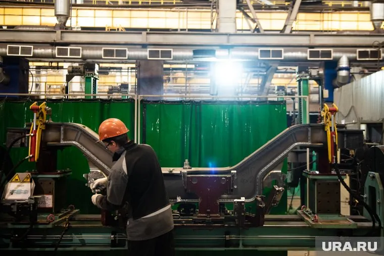 Сотрудникам пермских заводов придется работать, несмотря на карантин