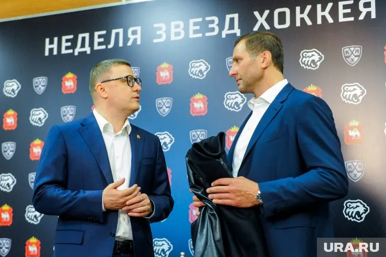 Алексей Текслер (слева) и Алексей Морозов (справа) согласовали проведение хоккейного шоу в Челябинске