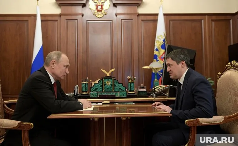 Владимир Путин и Дмитрий Махонин провели рабочую встречу