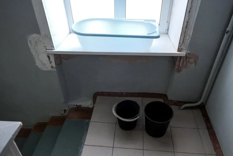 Протечка потолка в администрации города Кургана (НЕОБР)