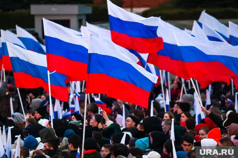 Российские триколоры поднимали на матчах Германия-Шотландия и Сербия-Англия