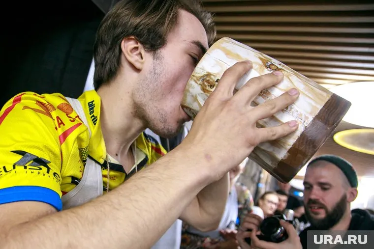 Требования к пенному напитку изменятся (неумеренное употребление алкоголя вредит здоровью)