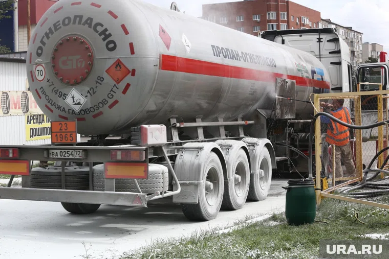 ЧП с бензовозом произошло на заправке по улице Карусельная (архивное фото)