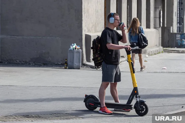 Депутат Алексей Свалов сказал, что 95% аварий с самокатчиками не фиксируют