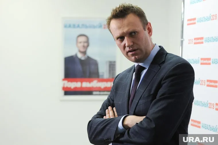 Навальный уедет из России