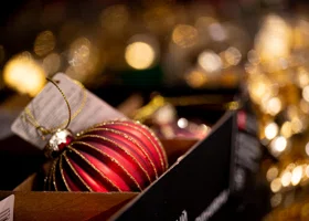 Где в Перми начали продавать новогодние украшения