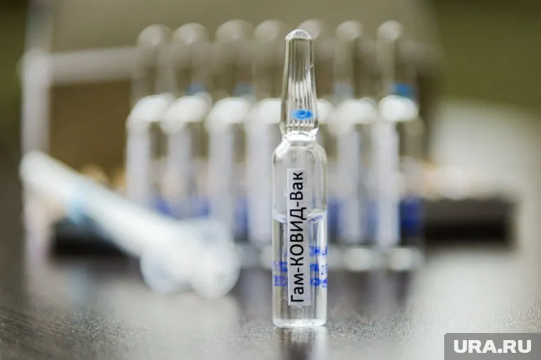 Вакцина от коронавируса доказала свою эффективность и безопасность, заявил Владимир Путин