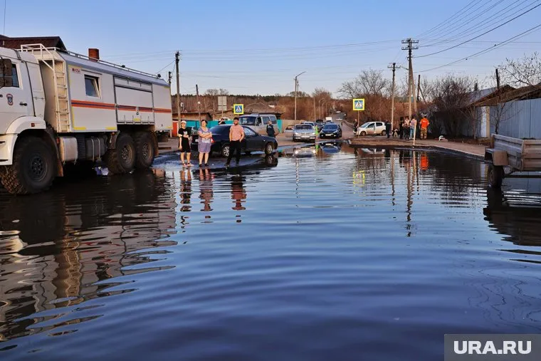 Уровень воды составляет 996 сантиметров