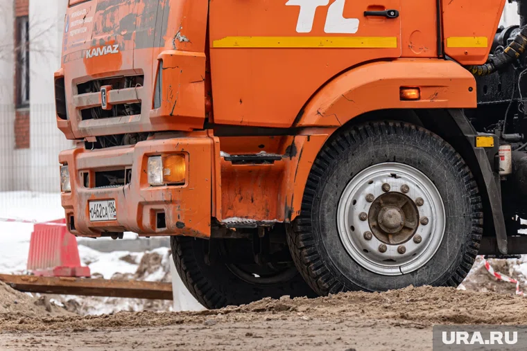 Экстренные службы работают на месте ДТП с самосвалом у метро «Технопарк»