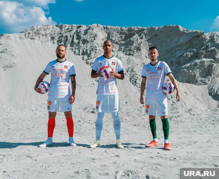 Бренд Nike объявил об уходе из России, но это не помешало футболистам получить новую форму