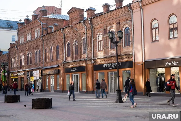 Арендаторы перестают арендовать площади в ТЦ, хотя ранее туда стремились. Теперь их приоритет — точки с отдельным входом