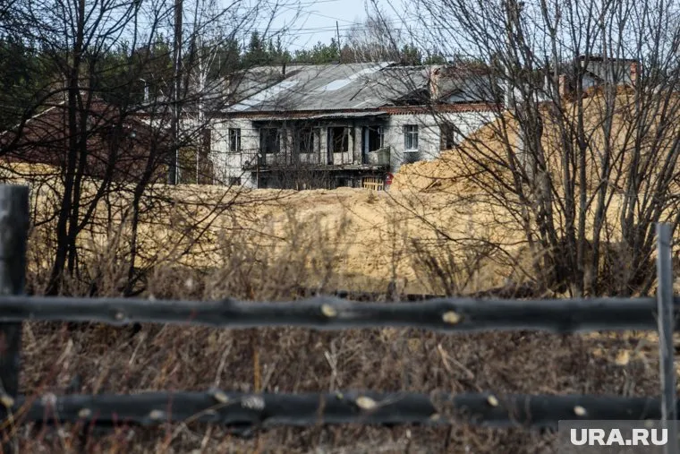 Год назад Сосьву охватило пламя, которое унесло жизни двоих людей. За это время в поселке два раза сменился глава