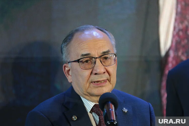 Александр Иноземцев и Владимир Путин тепло поприветствовали друг друга при встрече