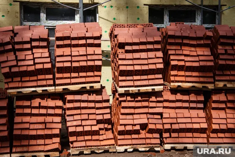 Компания Абрама Овеяна продолжит работы с той же точки, где остановилась восемь месяцев назад