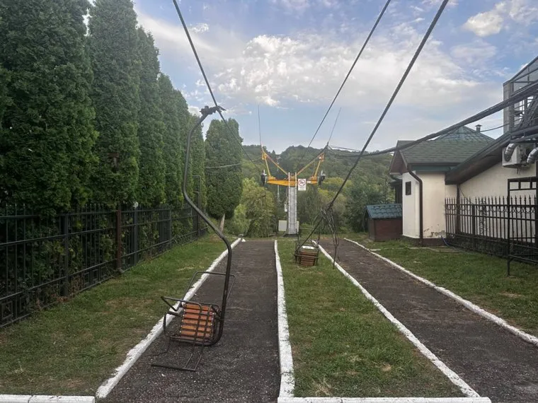 В Кабардино-Балкарии оборвалась канатная дорога с туристами